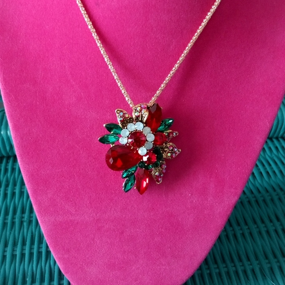 Ladies Brooch Necklace